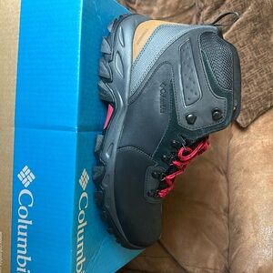 Columbia Newton Ridge Plus II Waterproof hiking boots